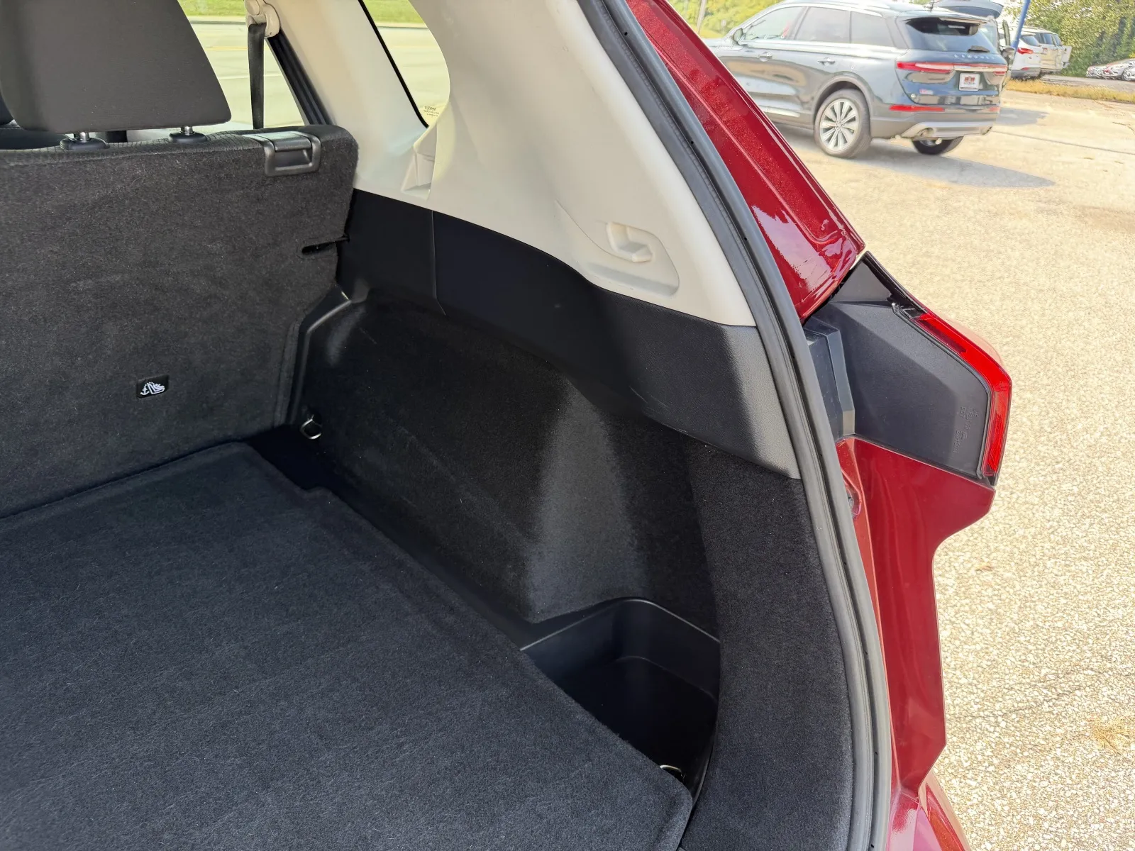 2024 Nissan Rogue SV - Photo 11