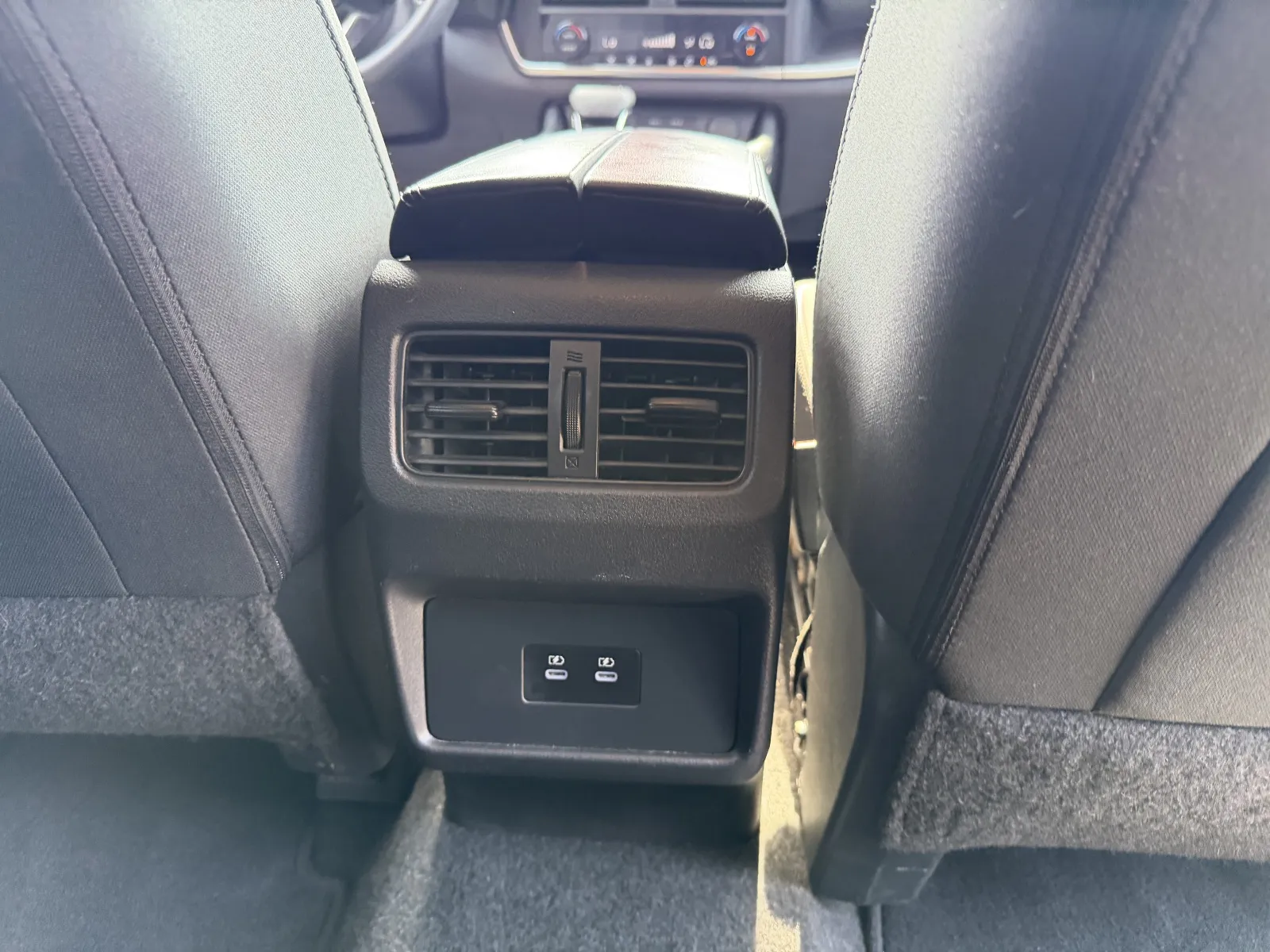 2024 Nissan Rogue SV - Photo 18