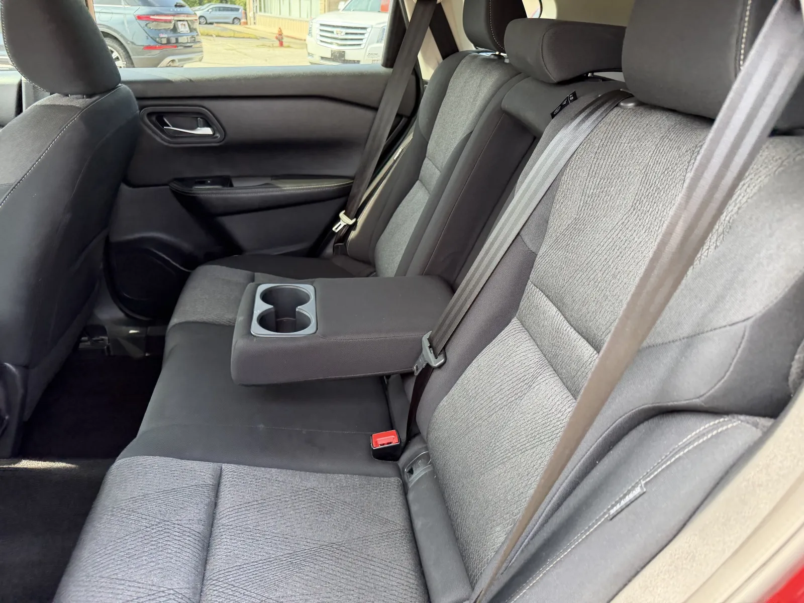 2024 Nissan Rogue SV - Photo 26