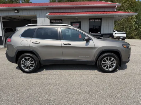 More photos of 2021 Jeep Cherokee Latitude Lux at B&B Cars Inc., IN