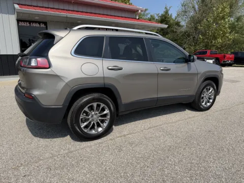 More photos of 2021 Jeep Cherokee Latitude Lux at B&B Cars Inc., IN