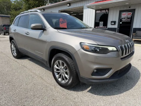 Another view of 2021 Jeep Cherokee Latitude Lux for sale in Bedford, IN at B&B Cars Inc.
