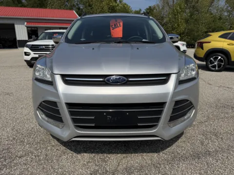 Photos of 2015 Ford Escape SE for sale in Bedford, IN at B&B Cars Inc.