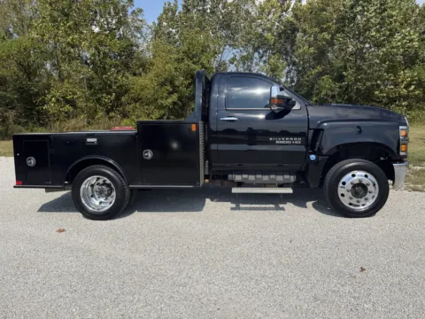 More photos of 2023 Chevrolet 5500 LT at B&B Cars Inc., IN