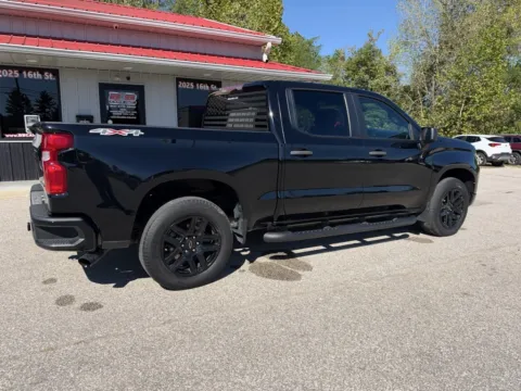 More photos of 2022 Chevrolet Silverado 1500 Custom at B&B Cars Inc., IN