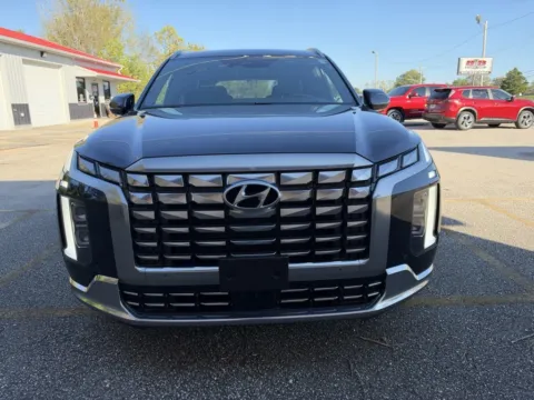 Photos of 2023 Hyundai PALISADE Calligraphy for sale in Bedford, IN at B&B Cars Inc.