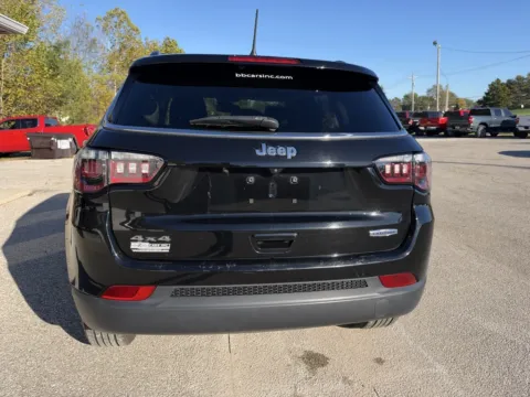 More photos of 2022 Jeep Compass Latitude at B&B Cars Inc., IN