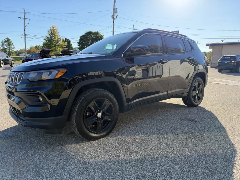Black 2022 Jeep Compass Latitude for sale in Bedford, IN