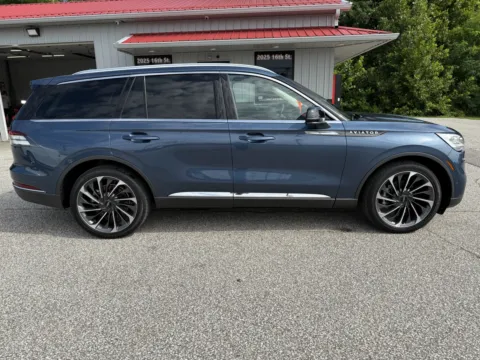 More photos of 2020 Lincoln Aviator Reserve at B&B Cars Inc., IN
