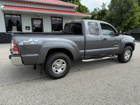 More photos of 2010 Toyota Tacoma at B&B Cars Inc., IN