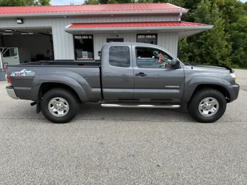 More photos of 2010 Toyota Tacoma at B&B Cars Inc., IN