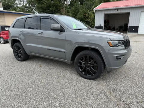 Another view of 2020 Jeep Grand Cherokee Altitude for sale in Bedford, IN at B&B Cars Inc.