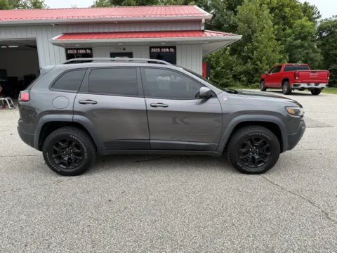 More photos of 2019 Jeep Cherokee Trailhawk at B&B Cars Inc., IN