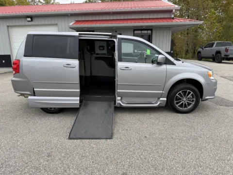 Gray 2017 Dodge Grand Caravan SXT for sale in Bedford, IN