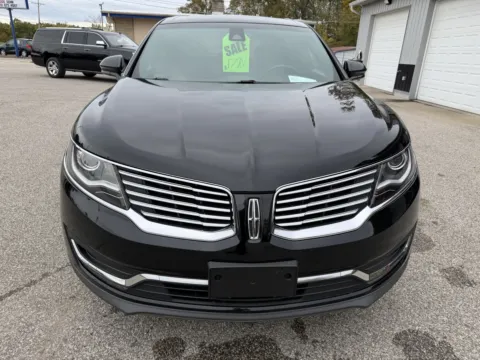 Photos of 2016 Lincoln MKX Reserve for sale in Bedford, IN at B&B Cars Inc.
