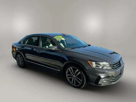 More photos of 2016 Volkswagen Passat 1.8T R-Line Sedan 4D at Keywood Motors, FL