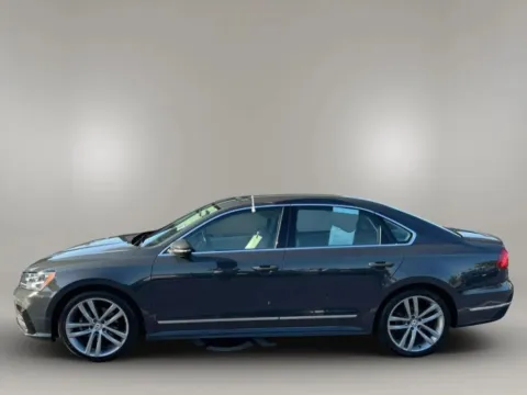 More photos of 2016 Volkswagen Passat 1.8T R-Line Sedan 4D at Keywood Motors, FL