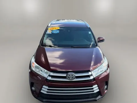 Another view of 2017 Toyota Highlander SE Sport Utility 4D for sale in Fort Myers, FL at Keywood Motors