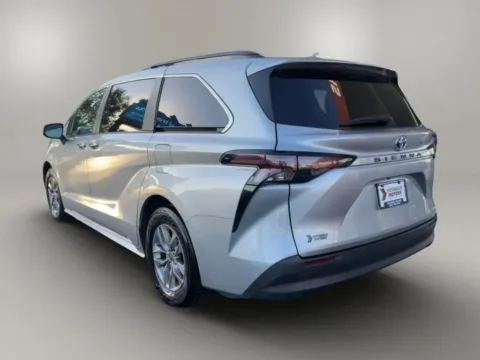 More photos of 2023 Toyota Sienna XLE Minivan 4D at Keywood Motors, FL