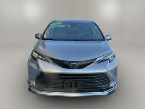 Photos of 2023 Toyota Sienna XLE Minivan 4D for sale in Fort Myers, FL at Keywood Motors