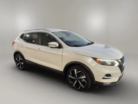 More photos of 2021 Nissan Rogue Sport SL Sport Utility 4D at Keywood Motors, FL