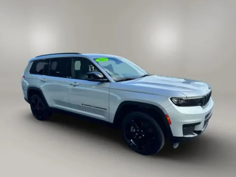 More photos of 2022 Jeep Grand Cherokee L Altitude Sport Utility 4D at Keywood Motors, FL
