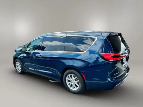 More photos of 2021 Chrysler Pacifica Touring L Minivan 4D at Keywood Motors, FL