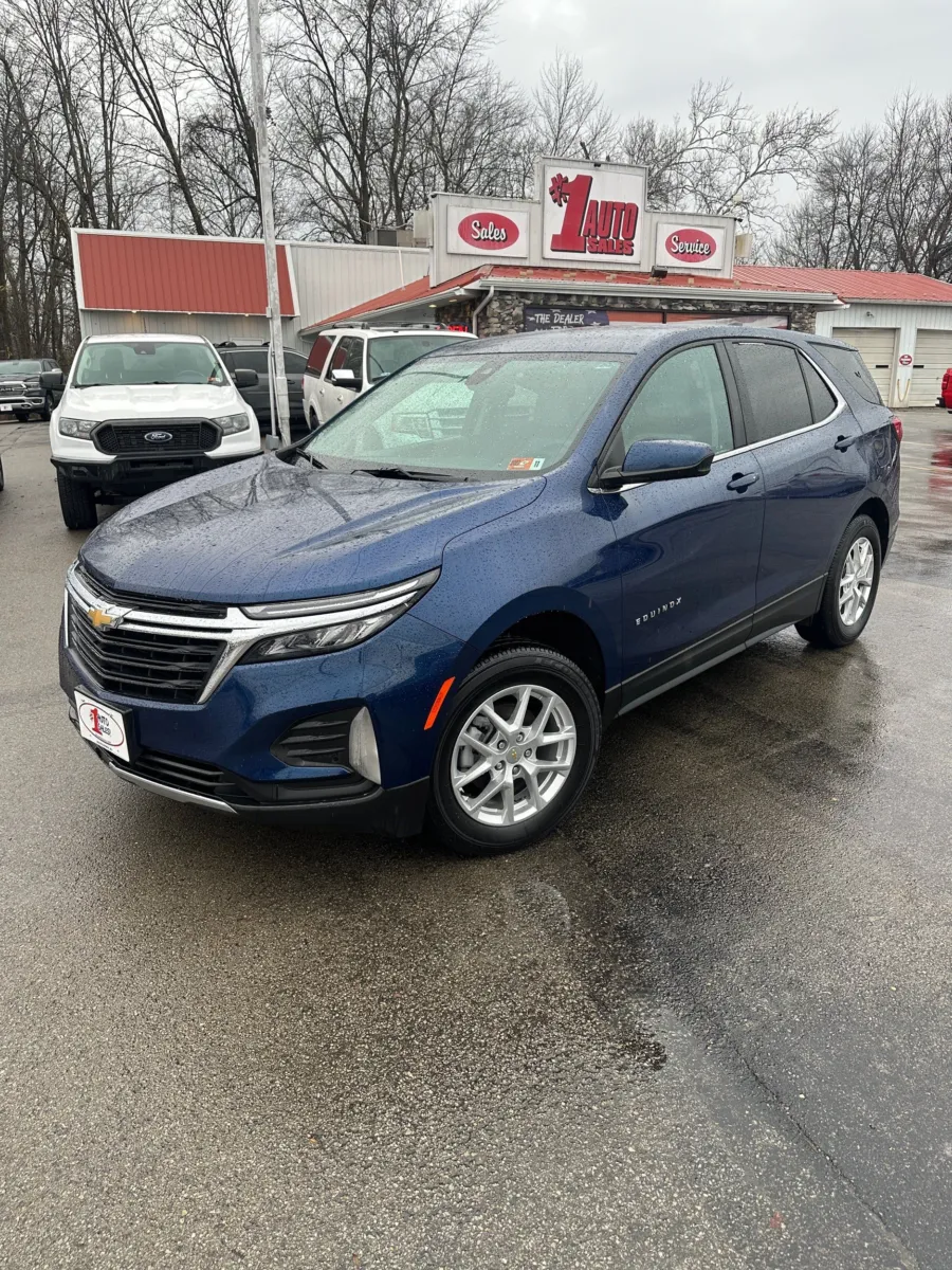 2022 Chevrolet Equinox LT's photo