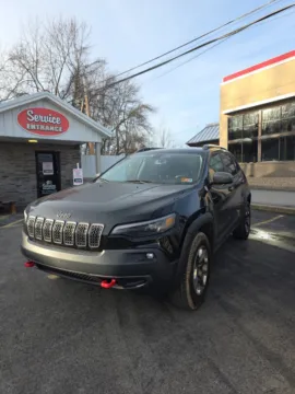 Black 2019 Jeep Cherokee Trailhawk 4x4 for sale in Buckhannon, WV