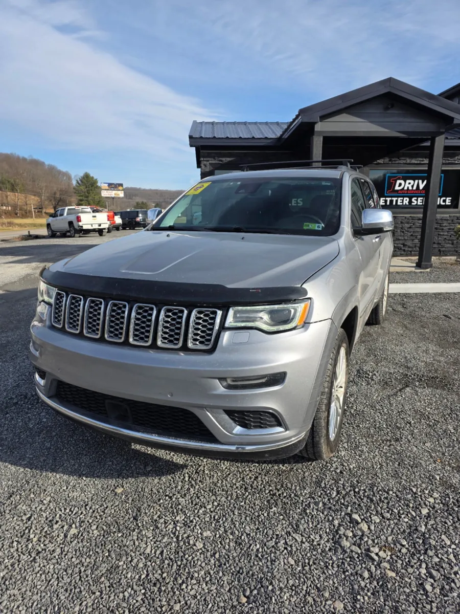 Silver 2018 Jeep Grand Cherokee Summit 4x4 for sale in Buckhannon, WV