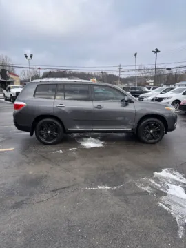 More photos of 2012 Toyota Highlander Limited at Number One Auto Sales, WV