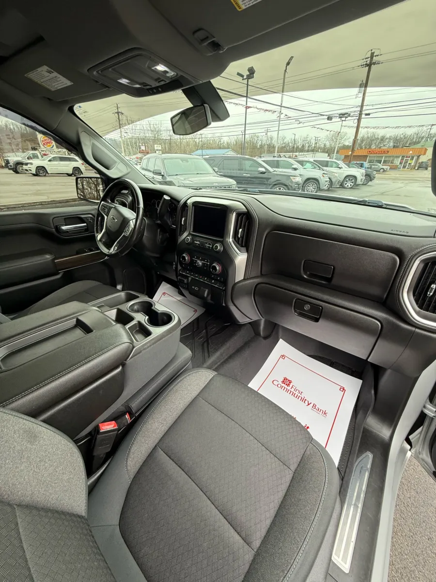 More photos of 2019 Chevrolet Silverado 1500 RST Crew Cab 4x4 at Number One Auto Sales, WV
