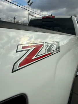 More photos of 2017 Chevrolet Silverado 1500 Z71 CREW CAB 4X4 at Number One Auto Sales, WV