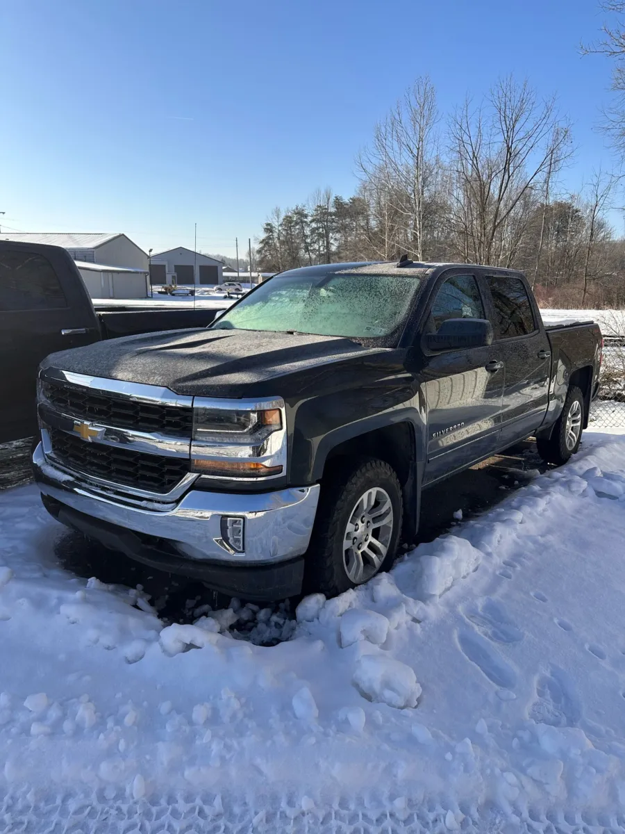 Blue 2018 Chevrolet Silverado 1500 CREW CAB LT 4WD for sale in Buckhannon, WV