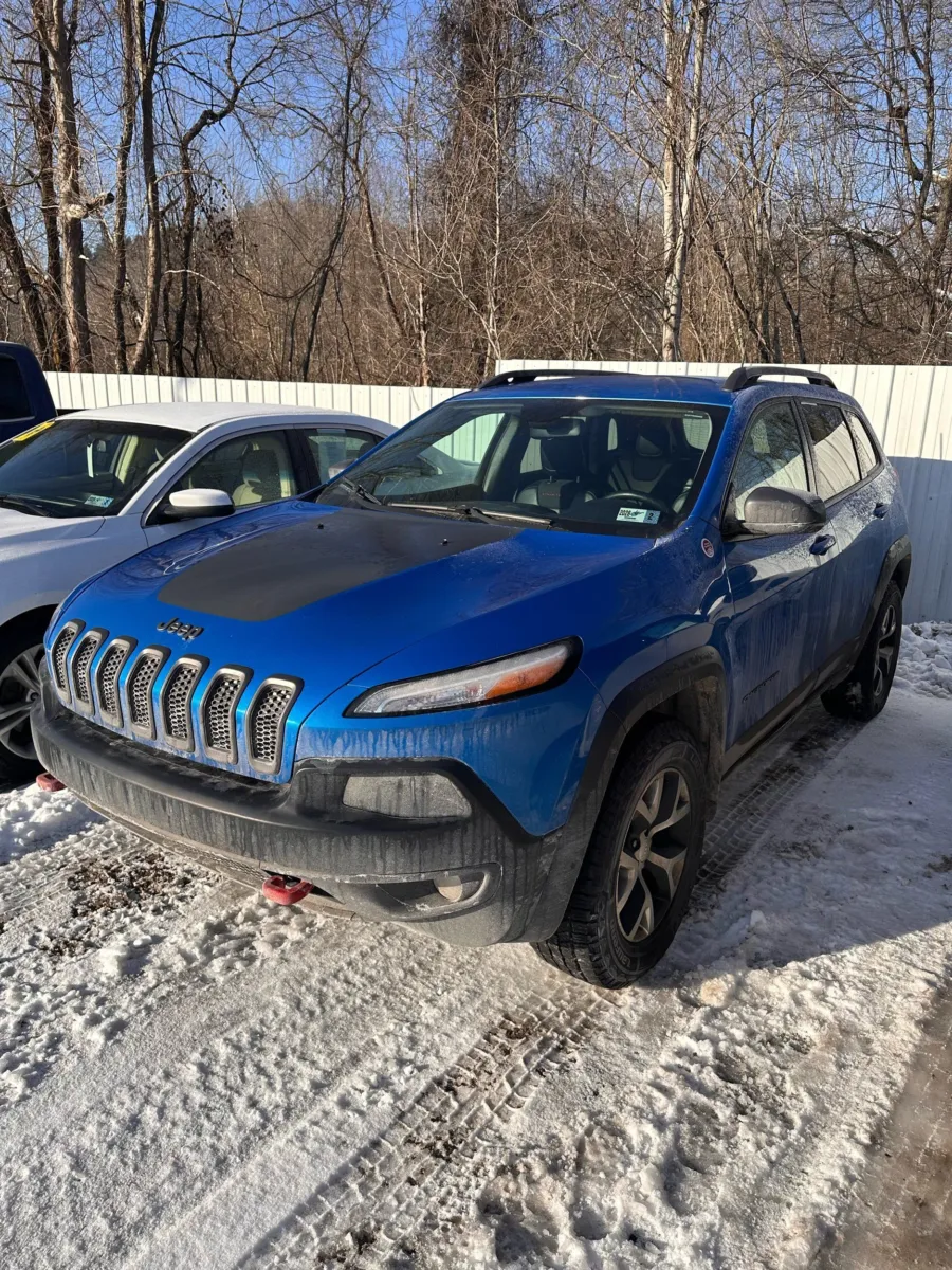 Blue 2018 Jeep Cherokee Trailhawk 4x4 for sale in Buckhannon, WV