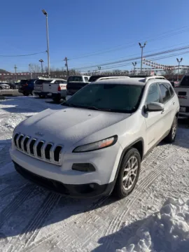 White 2015 Jeep Cherokee Latitude 4X4 for sale in Buckhannon, WV