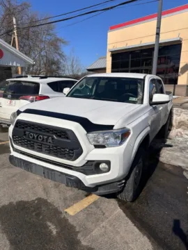White 2017 Toyota Tacoma SR V6 4X4 for sale in Buckhannon, WV