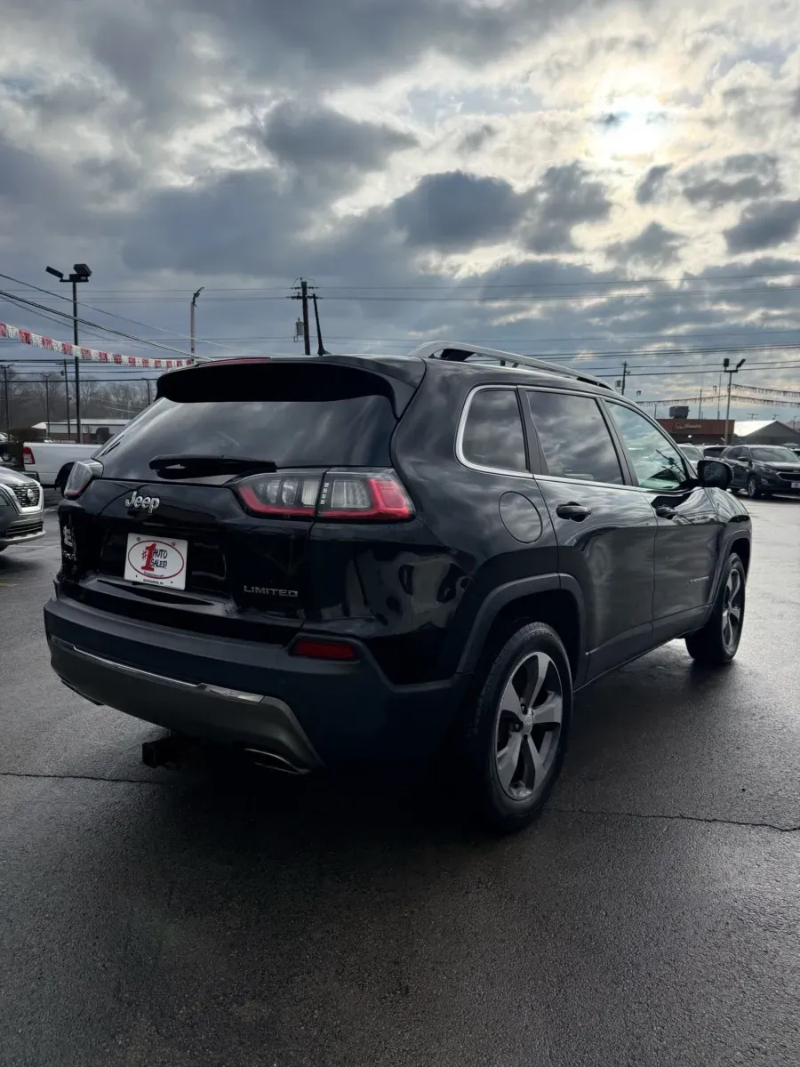 Another view of 2019 Jeep Cherokee Limited 4x4 for sale in Buckhannon, WV at Number One Auto Sales