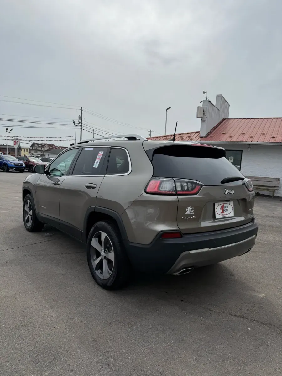 Another view of 2019 Jeep Cherokee Limited 4x4 for sale in Buckhannon, WV at Number One Auto Sales