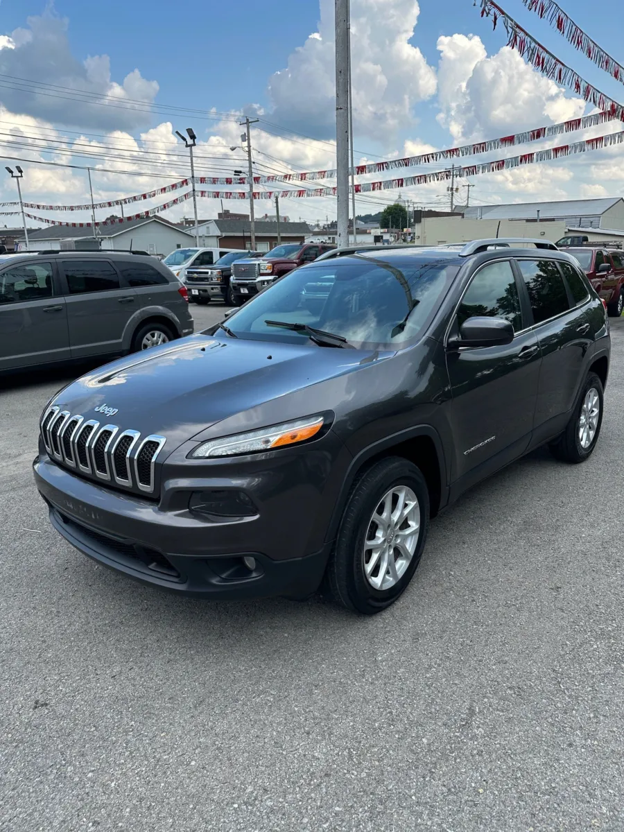 Gray 2017 Jeep Cherokee Latitude 4X4 for sale in Buckhannon, WV