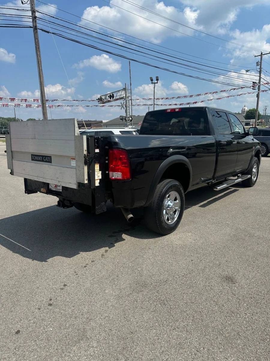 More photos of 2018 Ram Ram Pickup 2500 Tradesman Crew Cab 4x4 at Number One Auto Sales, WV