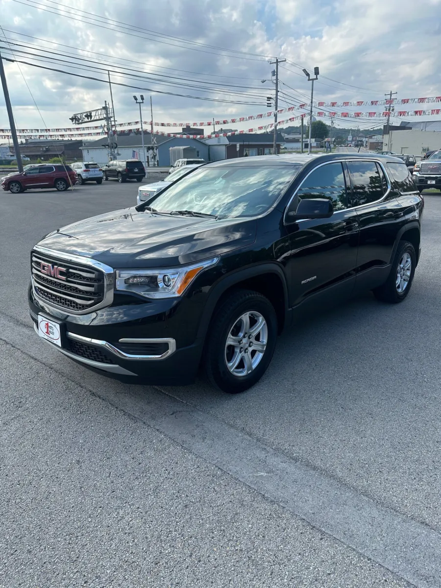 Black 2018 GMC Acadia SLE-1 for sale in Buckhannon, WV