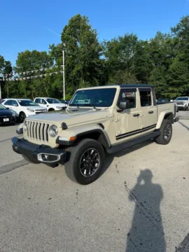Beige 2020 Jeep Gladiator Overland Crew Cab 4x4! for sale in Buckhannon, WV