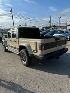 More photos of 2020 Jeep Gladiator Overland Crew Cab 4x4! at Number One Auto Sales, WV