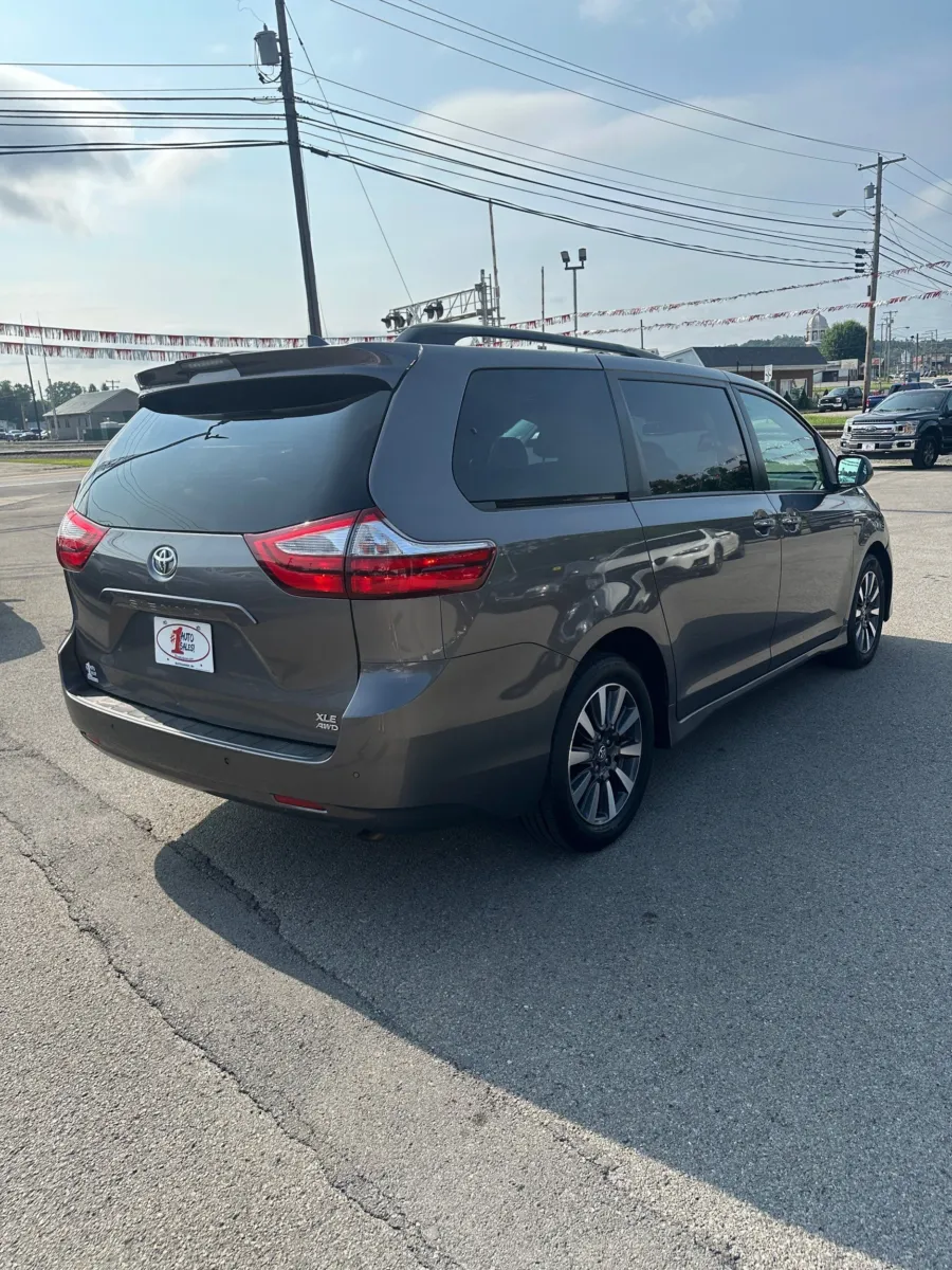 More photos of 2018 Toyota Sienna XLE 7-Passenger at Number One Auto Sales, WV