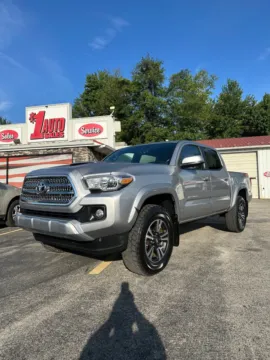 Silver 2016 Toyota Tacoma TRD Sport Double Cab 4x4 for sale in Buckhannon, WV