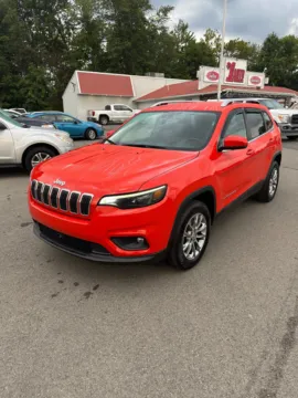 Silver 2021 Jeep Cherokee Latitude Lux 4X4 for sale in Buckhannon, WV