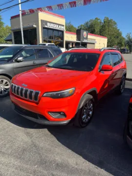 Silver 2021 Jeep Cherokee Latitude Lux 4X4 for sale in Buckhannon, WV