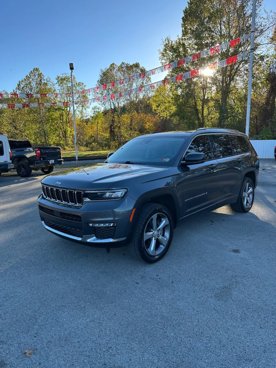Gray 2022 Jeep Grand Cherokee L Limited 4x4 - 3RD ROW! for sale in Buckhannon, WV