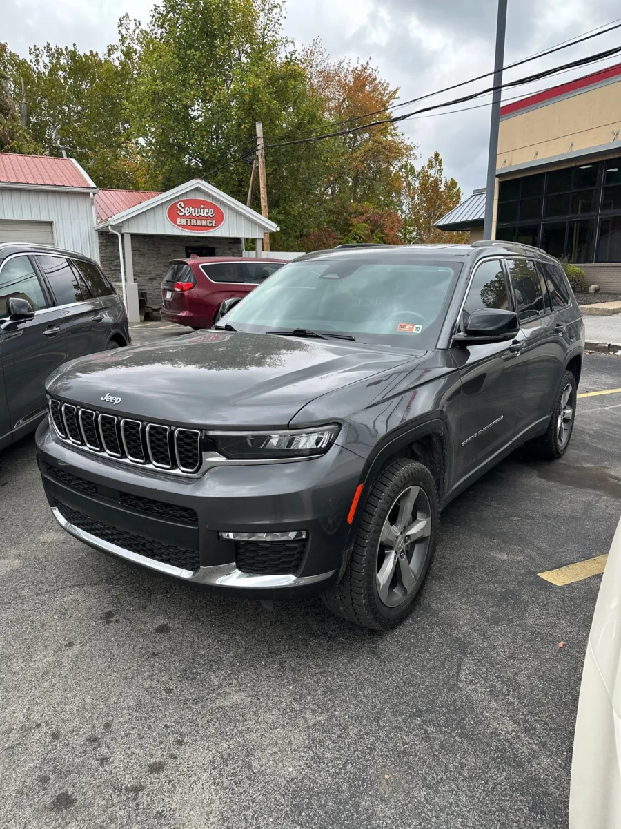 2022 Jeep Grand Cherokee L Limited 4x4 - 3RD ROW!